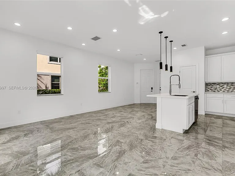 582 Parsons Way — Photo 9