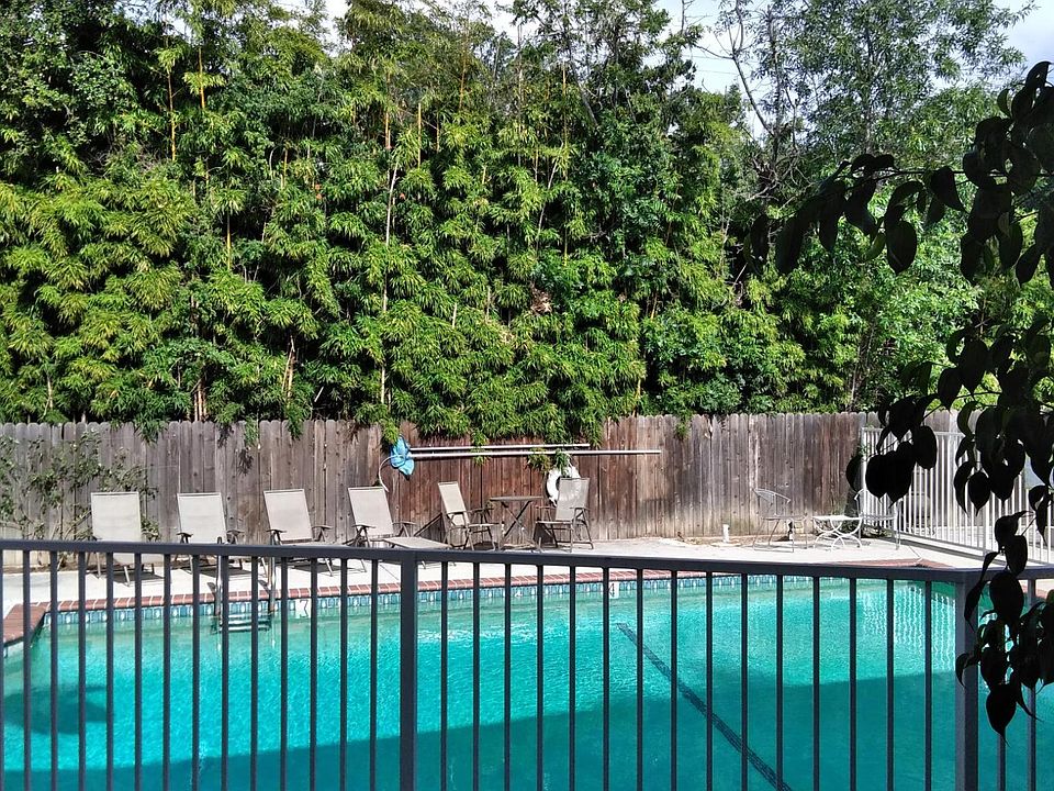 2nd image of 14332 Riverside Dr #10