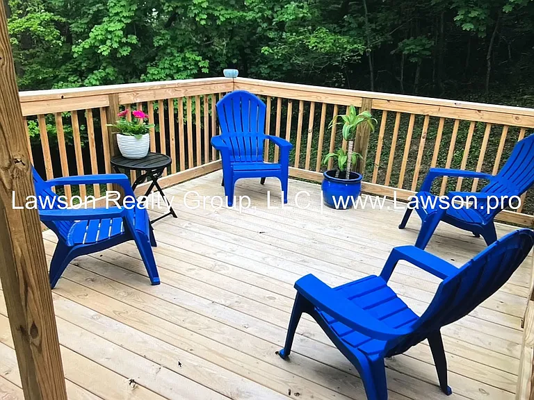 713 Oakview Dr — Photo 11