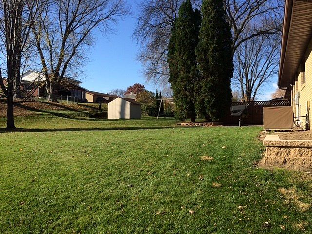 2nd image of 3438 Crestwood Dr