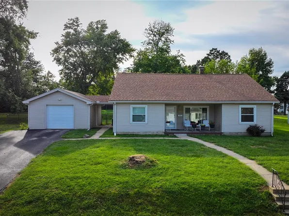 555 N 35th St, Decatur, IL 62521