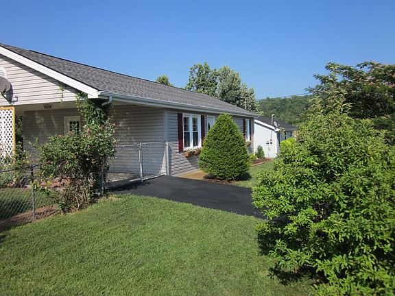 2nd image of 1103 Idlewylde Cir