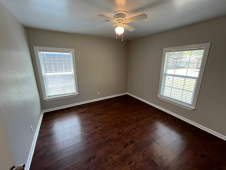 11302 Stallcup Dr — Photo 14