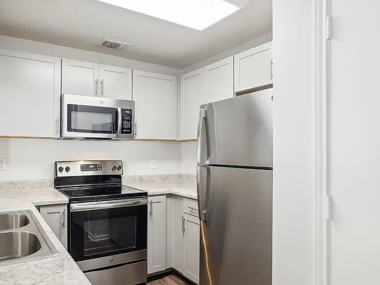 Cambridge Park Apartments — Photo 89
