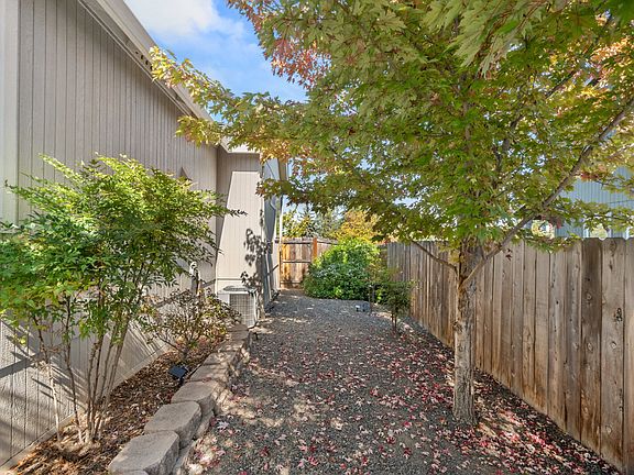 5th image of 2264 College Way