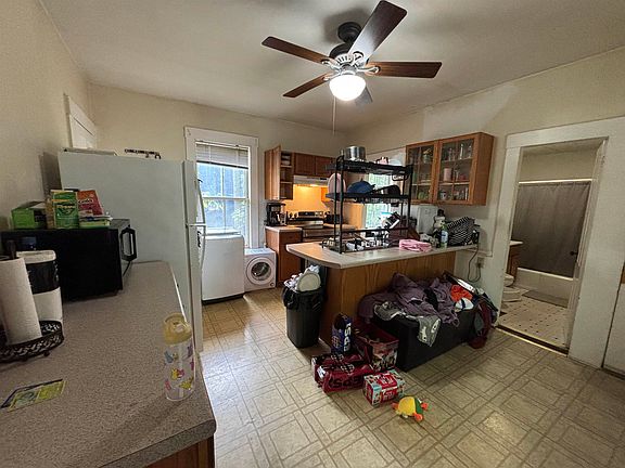 3rd image of 164 Pleasant Street