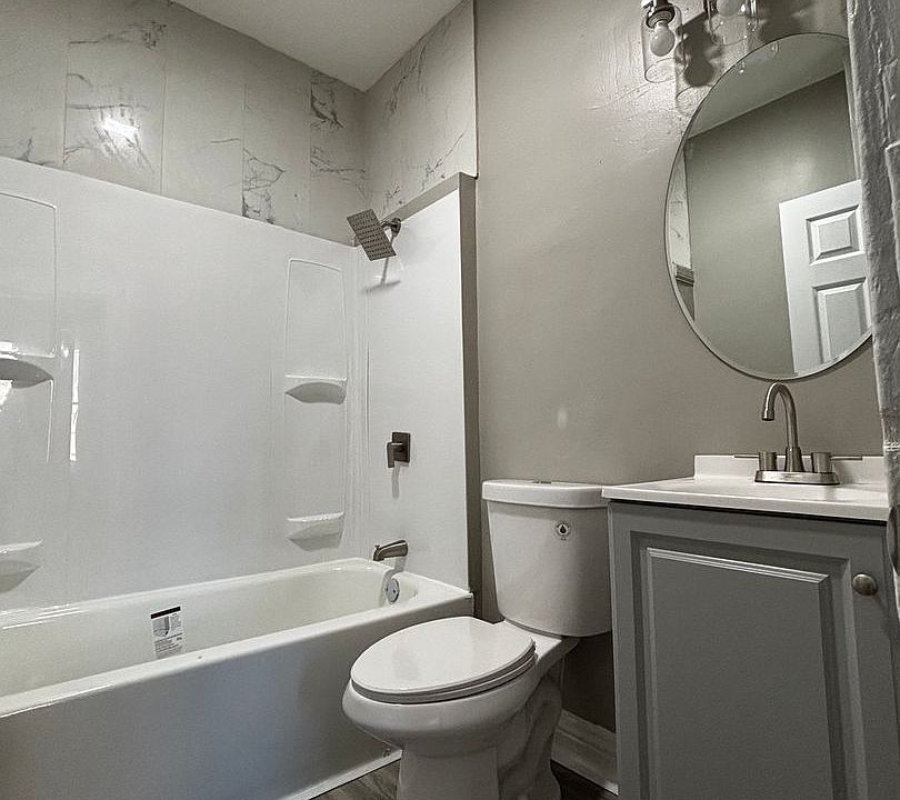 1st image of 1717 E Columbus Dr APT 1M