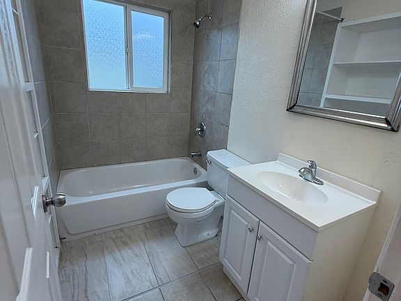 4th image of 1045 Anzio St