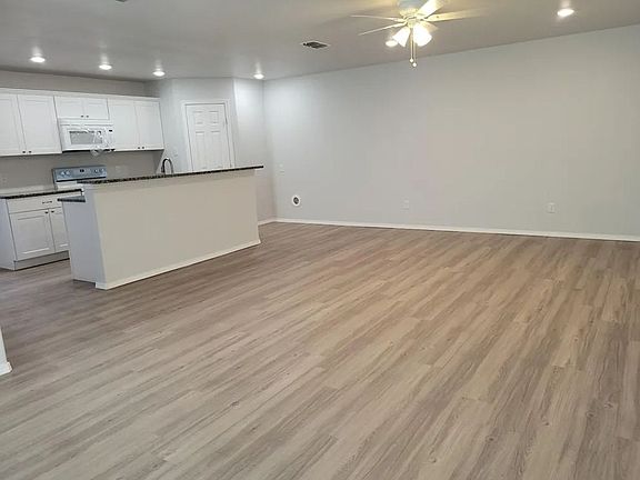 3rd image of 5524 Jarvis St #A