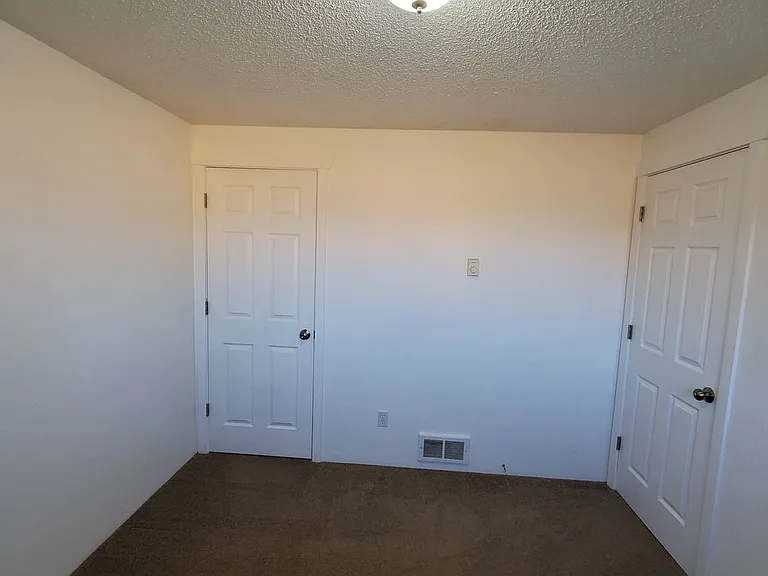 4311 Waverly Dr NE — Photo 18