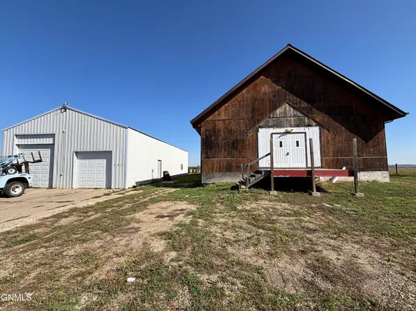 600 12th Ave NE, Beulah, ND 58523