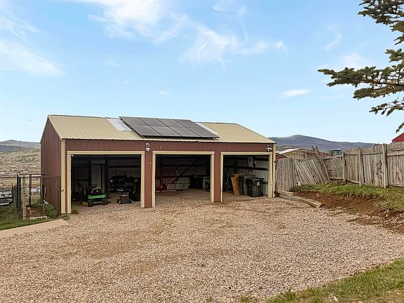 2nd image of 215 Loop Rd