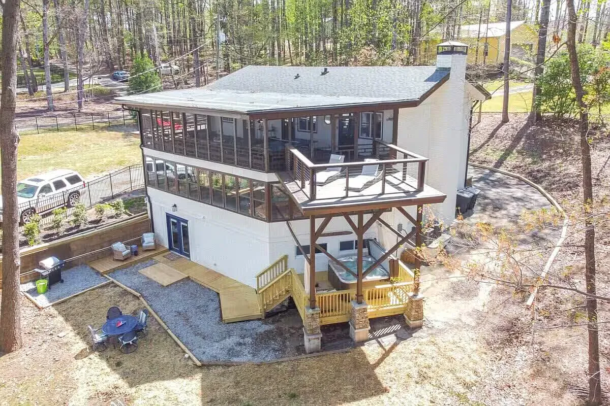 6830 Bailey Dr — Photo 3