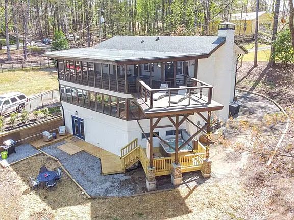 3rd image of 6830 Bailey Dr