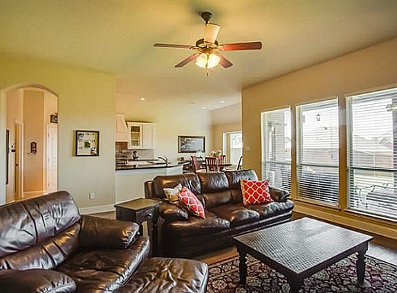 3rd image of 11913 Yarmouth Ln