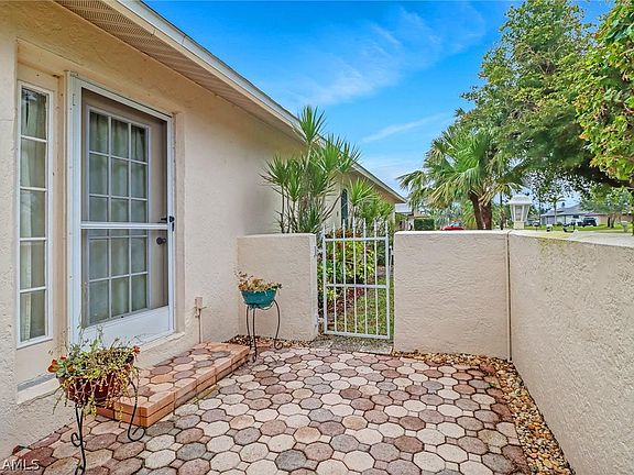 2nd image of 1028 SE 18th Pl