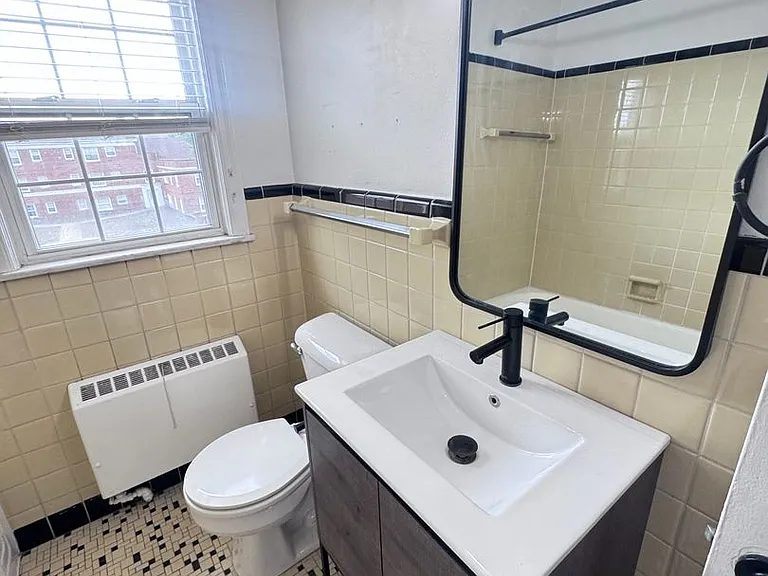 Colton House Apartments — Photo 35