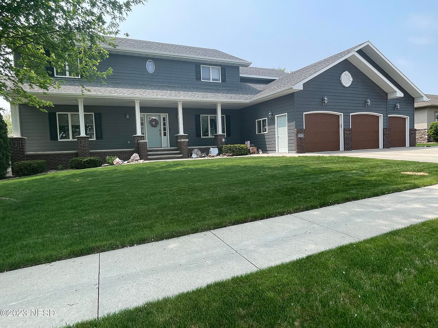 1307 15th St E, Watertown, SD 57201 Zillow