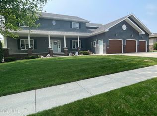 1307 15th Street Cir, Watertown, SD 57201