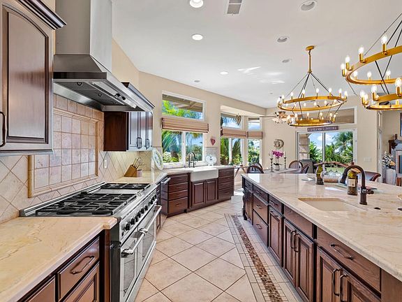 4th image of 1019 Ocean Vista Way