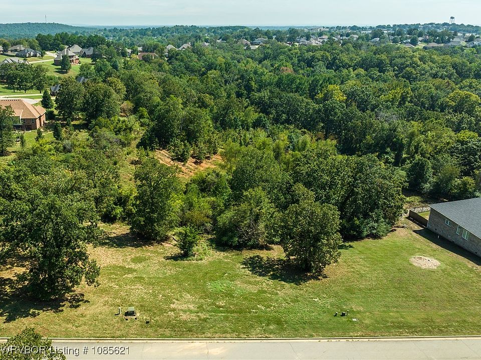 1st image of 2304 Maggie Ln