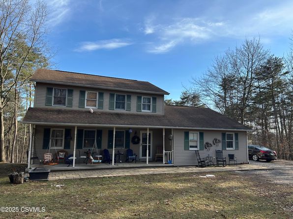 218 Wooded Heights Dr, New Columbia, PA 17856