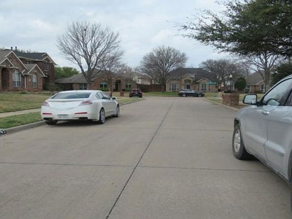 Exterior Neighborhood (street photo)