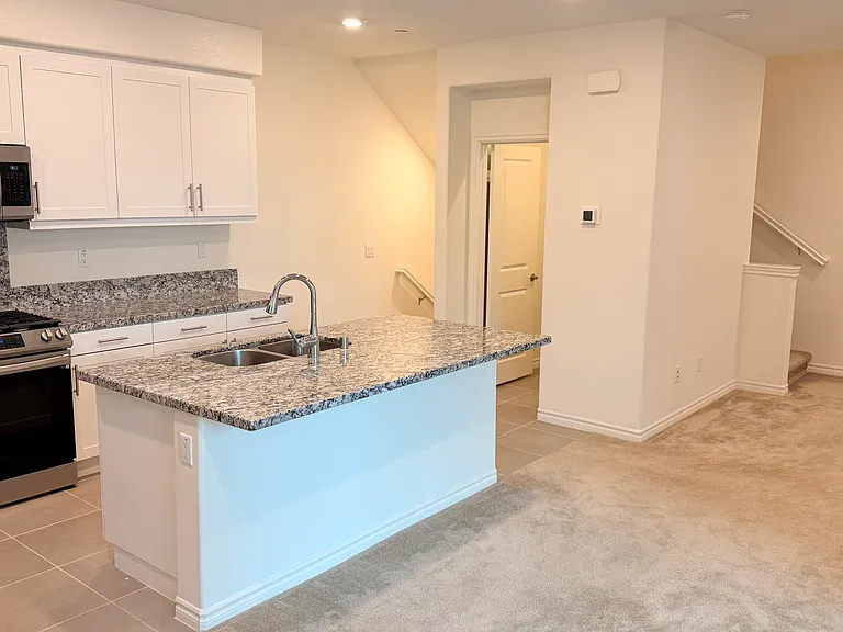 17848 Upton — Photo 11