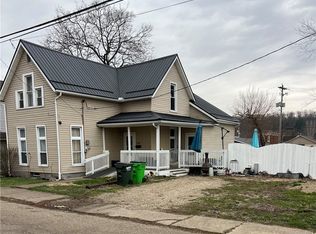 430 E 4th St, Uhrichsville, OH