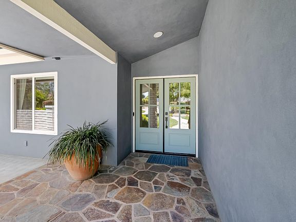4th image of 3213 W La Costa Ave