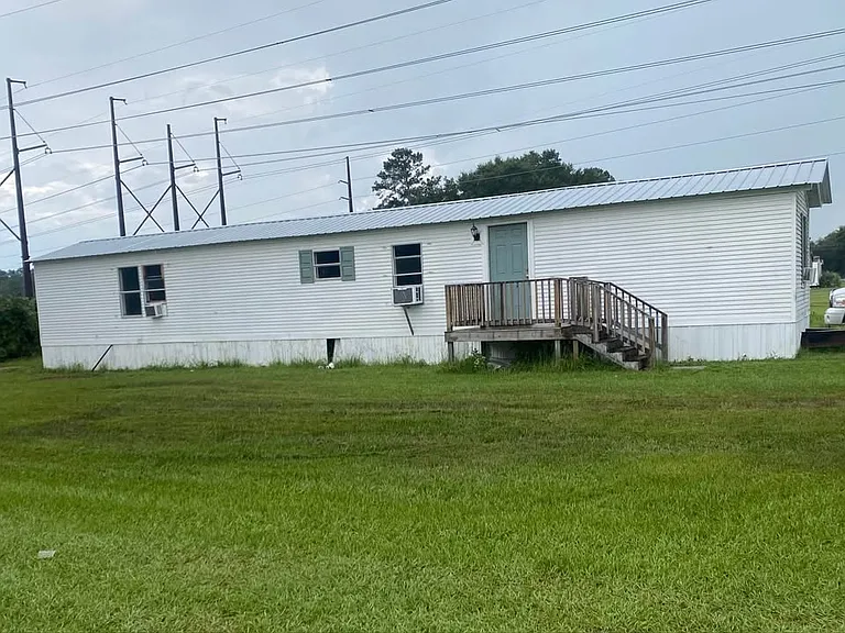 529 Ayers Dr — Photo 2