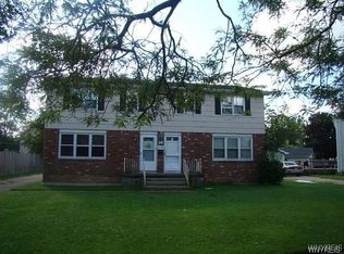 22 W Summerset Ln, Amherst, NY 14228