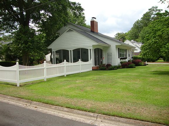 4th image of 2301 N Barker St
