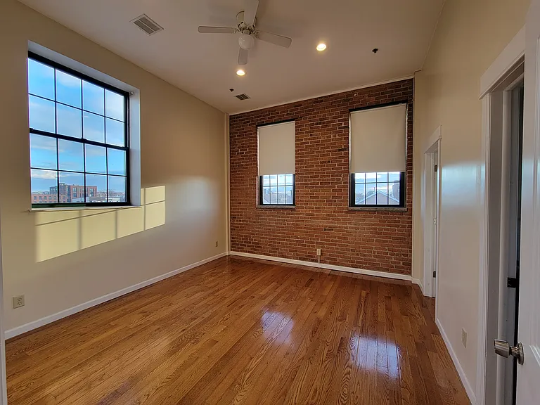 9 E 18th St #3 — Photo 8