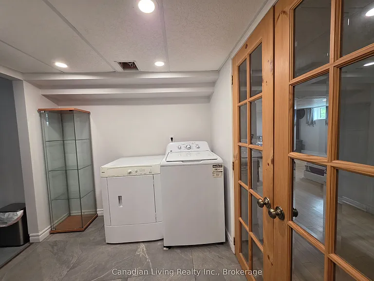 143 Avenue Rd #LOWER — Photo 16