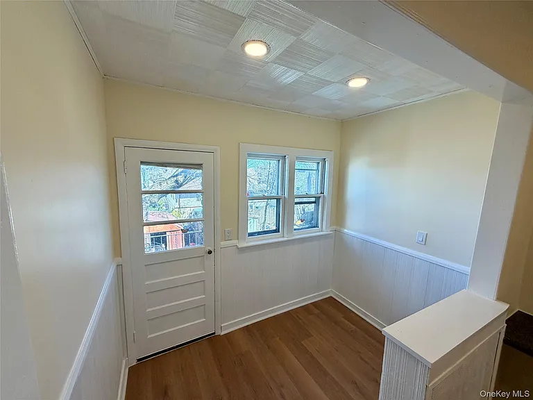 116 Alexander Ave — Photo 10