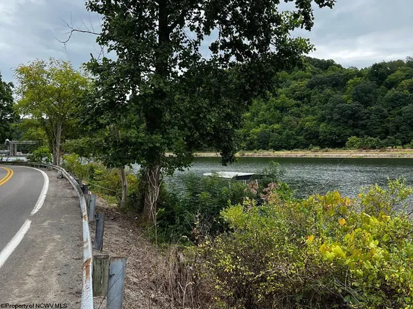 4 River St, Morgantown, WV 26501