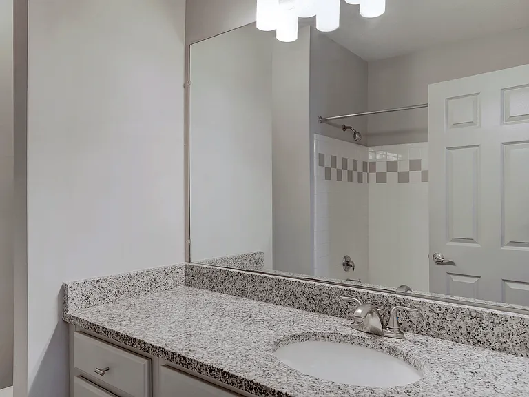 Lakeside at Town Center Apartments — Photo 68