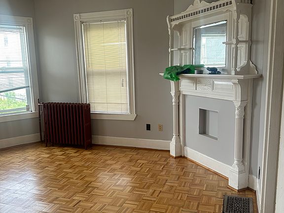 5th image of 19 Dewey St Floor 3