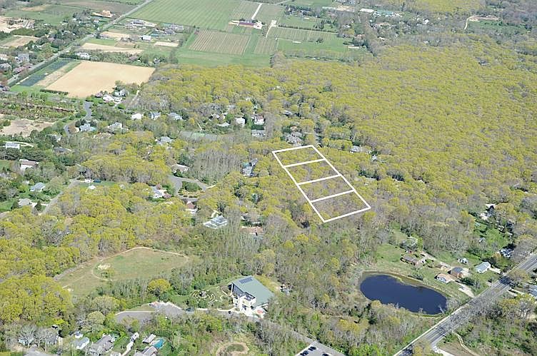2nd image of 18 Sea Farm Ct