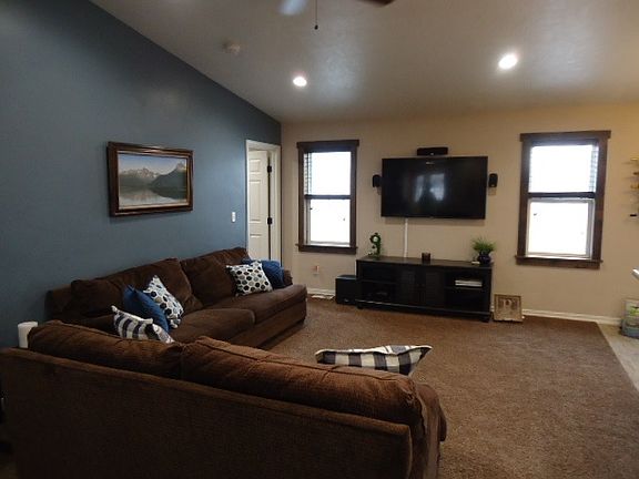 4th image of 252 Horseshoe Dr