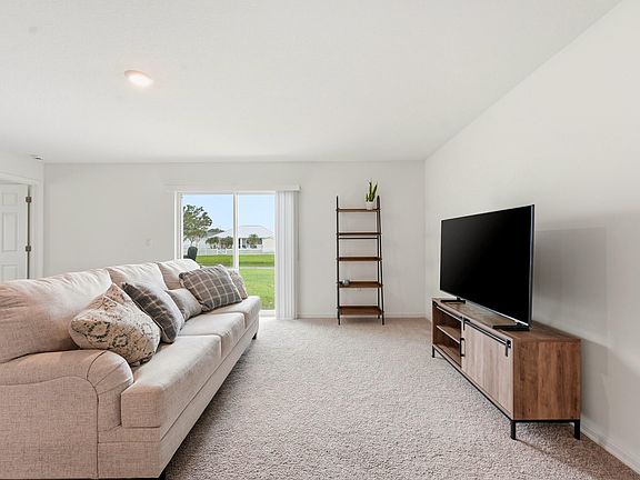 4th image of 2126 SE North Blackwell Drive