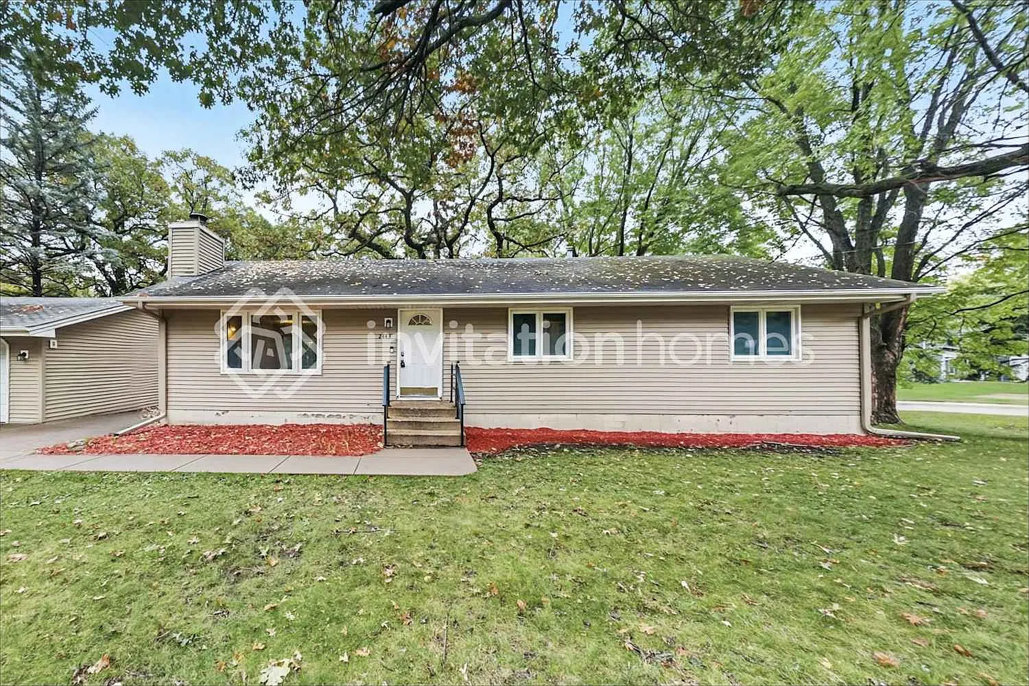 2443 Granada Ave N Oakdale, MN 55128 — Photo 1