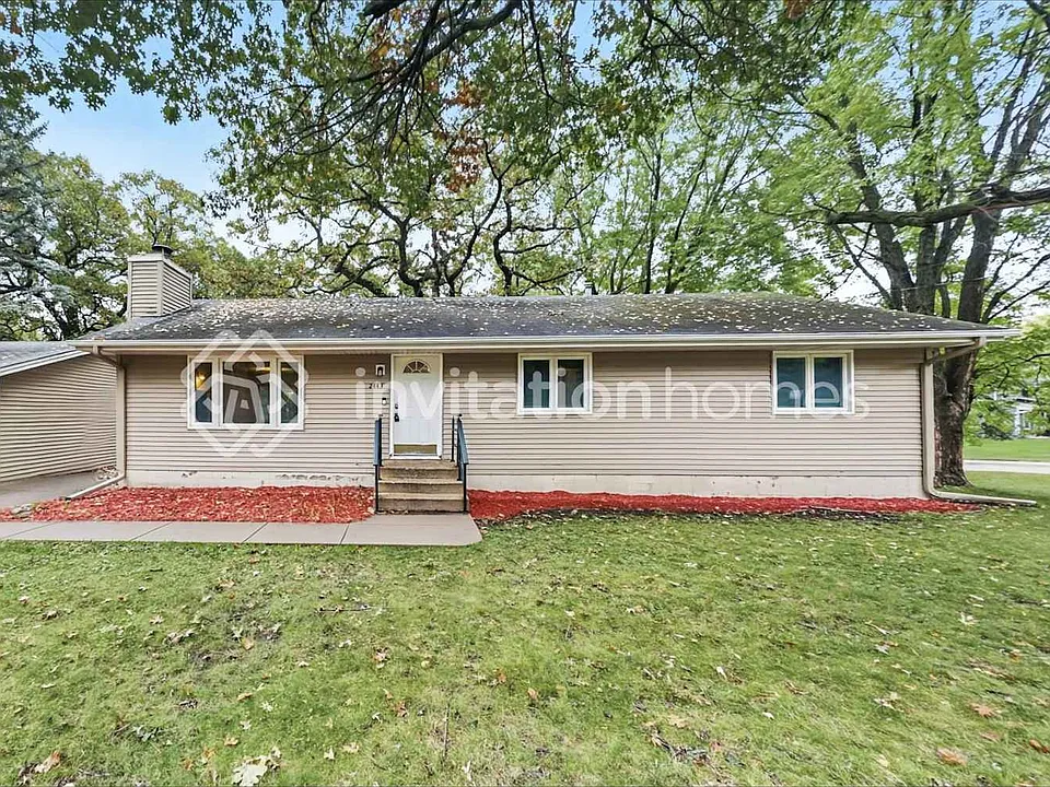 2443 Granada Ave N