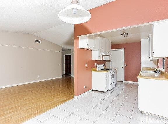 3rd image of 8224 Summerplace Dr