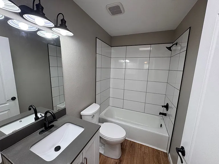 11100 Academy Ridge Rd NE — Photo 8