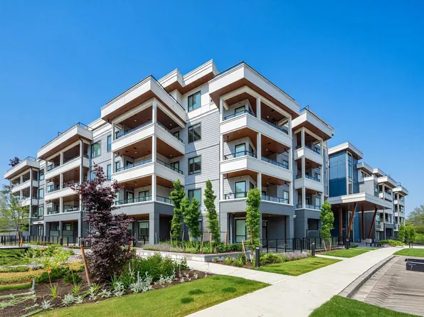 6220 Gooseberry Dr #212, Surrey, BC V3S 0C7