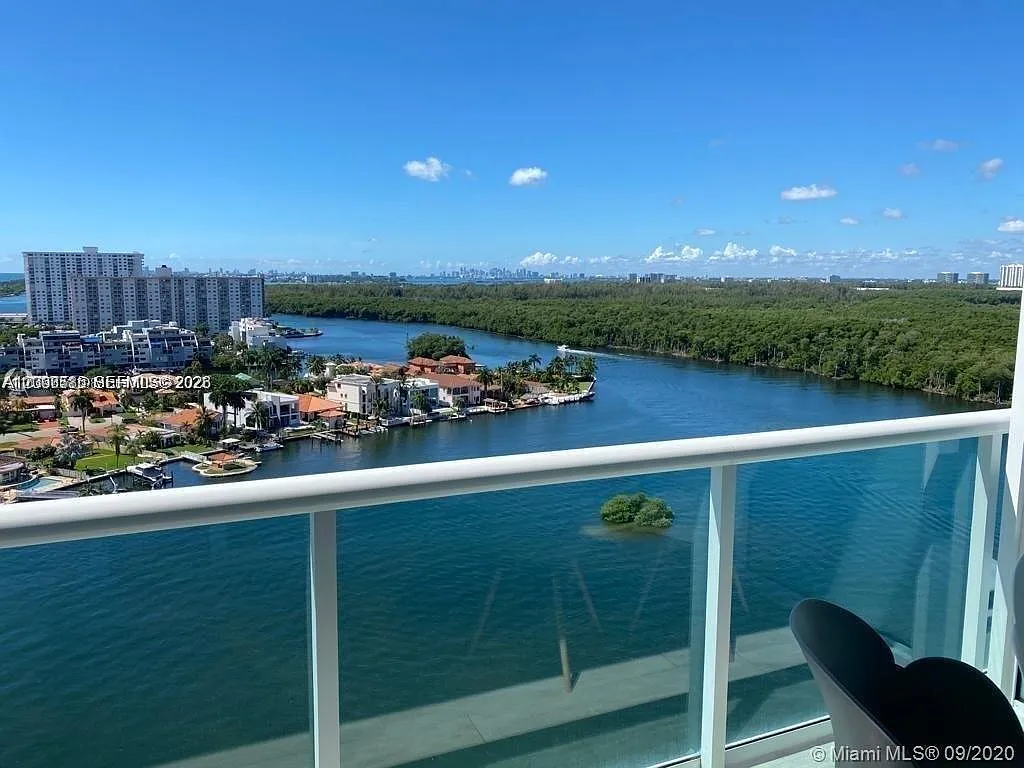 400 Sunny Isles Condo Eas — Photo 2