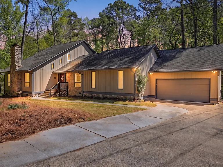 4002 Westfield Dr — Photo 50
