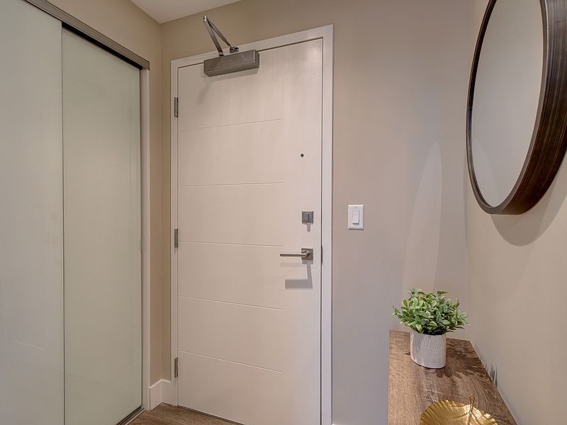 Victoria Apartment for rent - 2 Bedrooms — photo 28